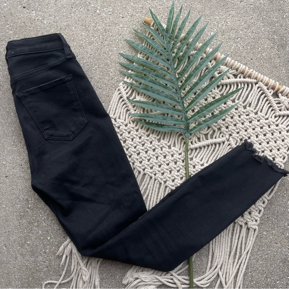 Abercrombie & Fitch Distressed High Rise Black Jeans Size 25 / 0